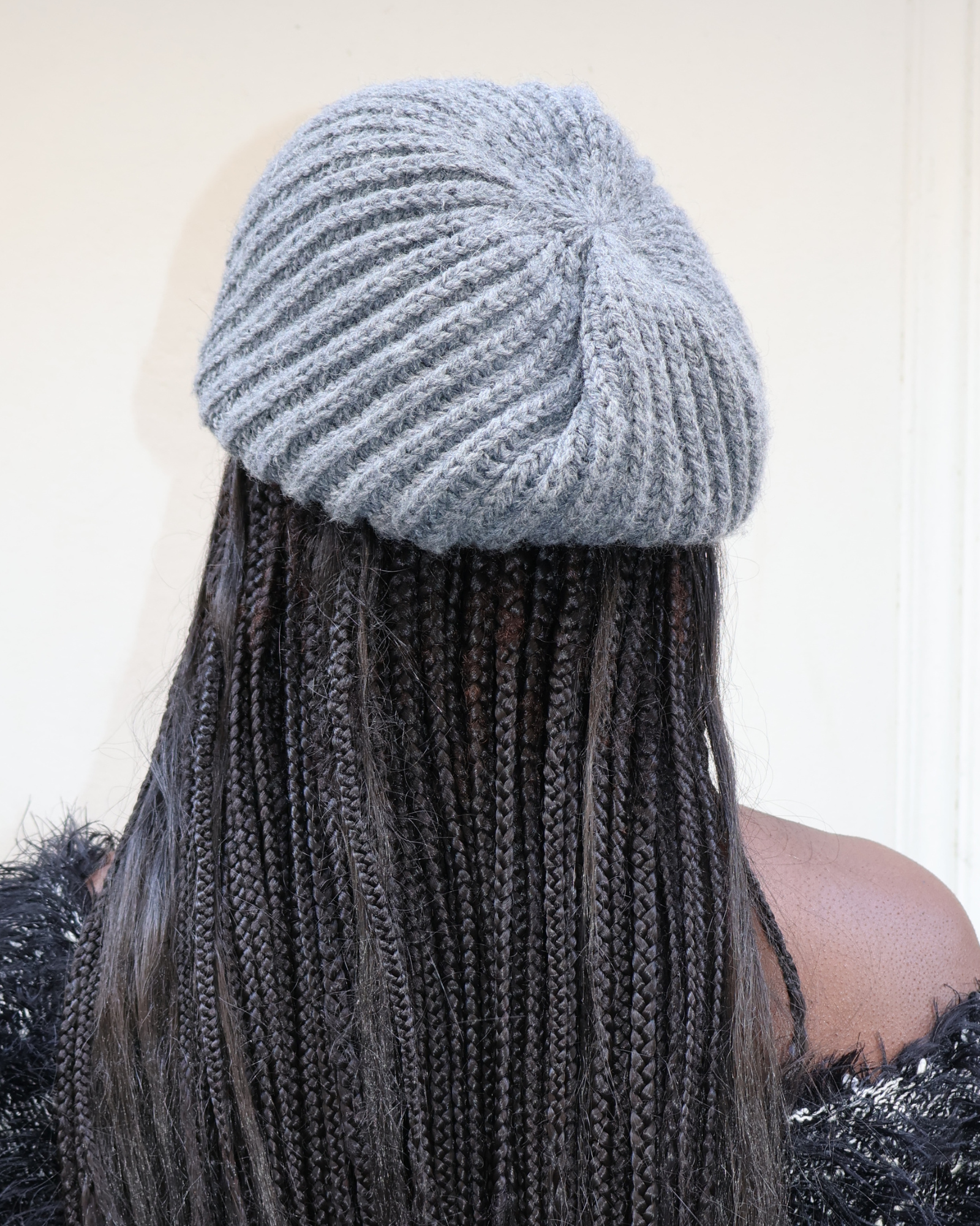 KNIT NEWSBOY CAP
