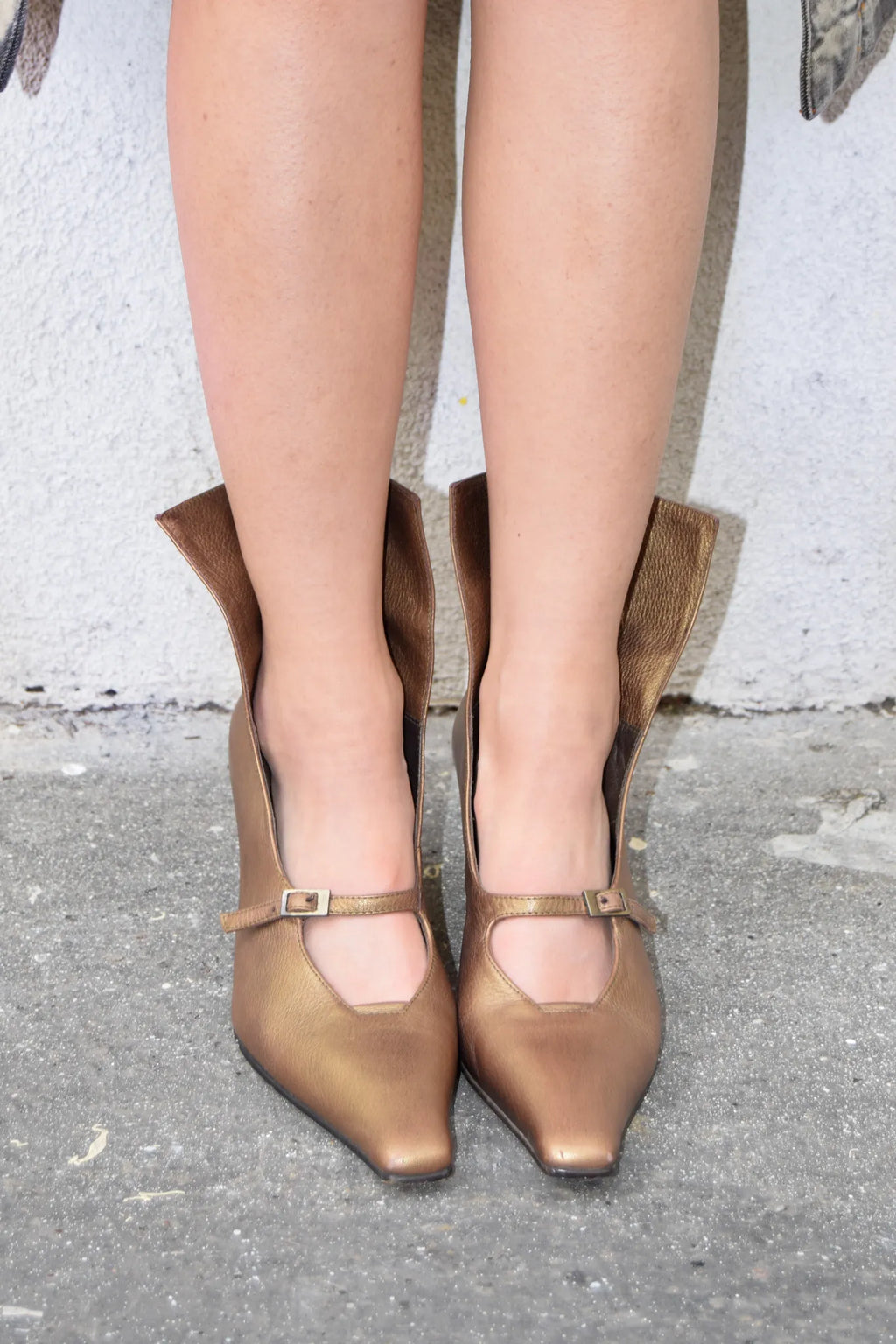 BRONZE POINTED-HEEL SHOES
