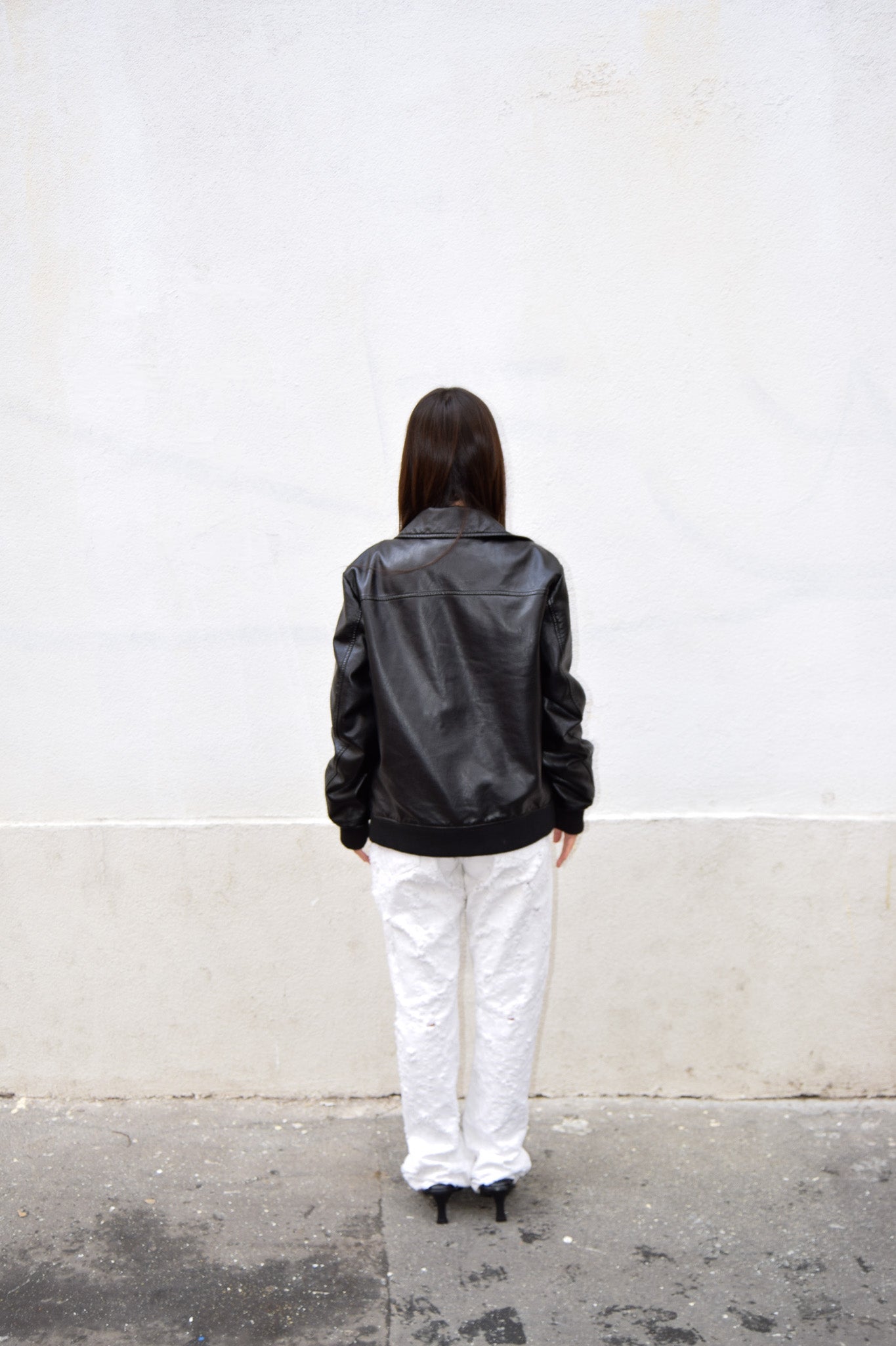 BLACK LEATHER JACKET