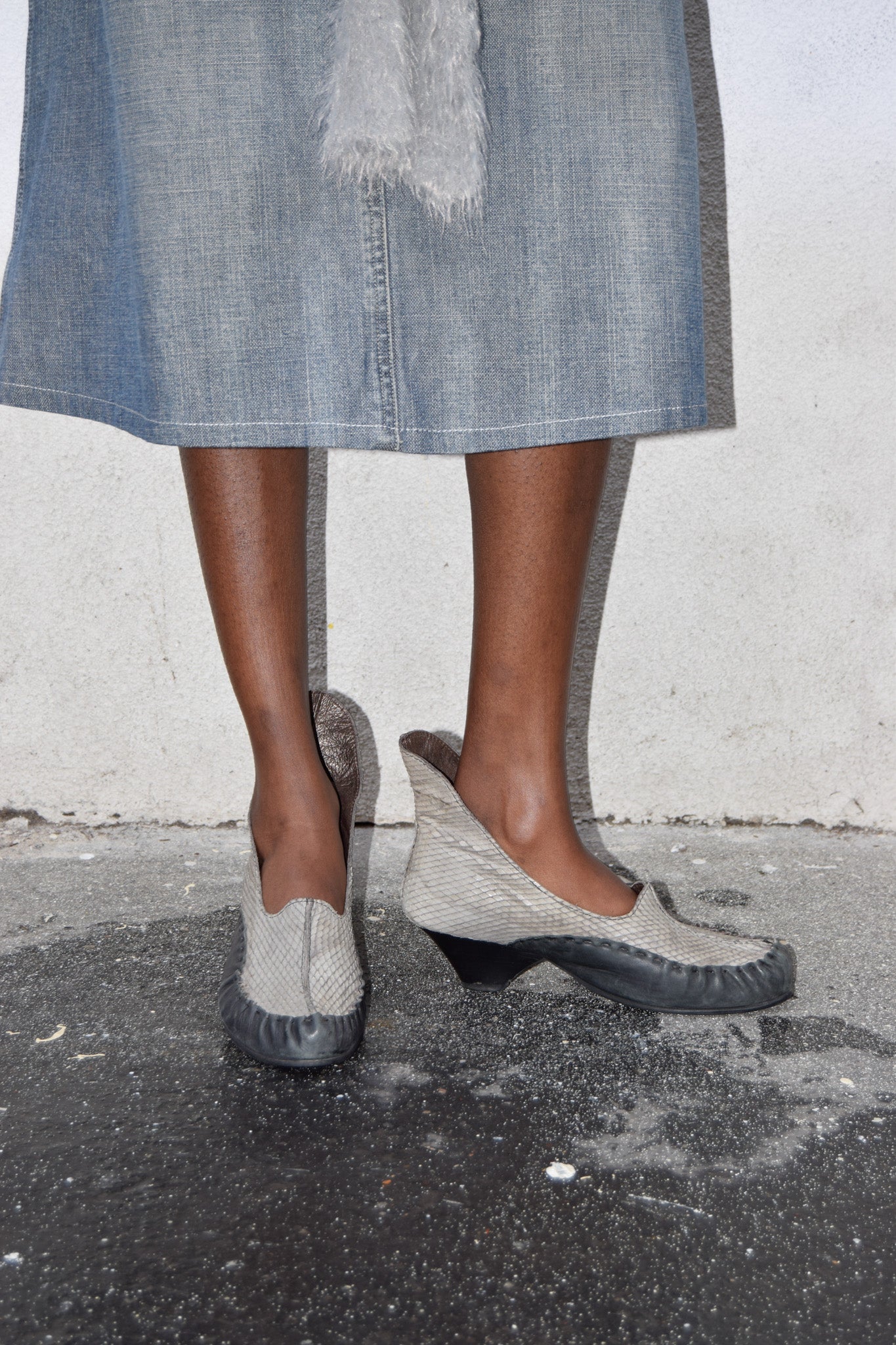 GREY SNAKE SCALES SHOES