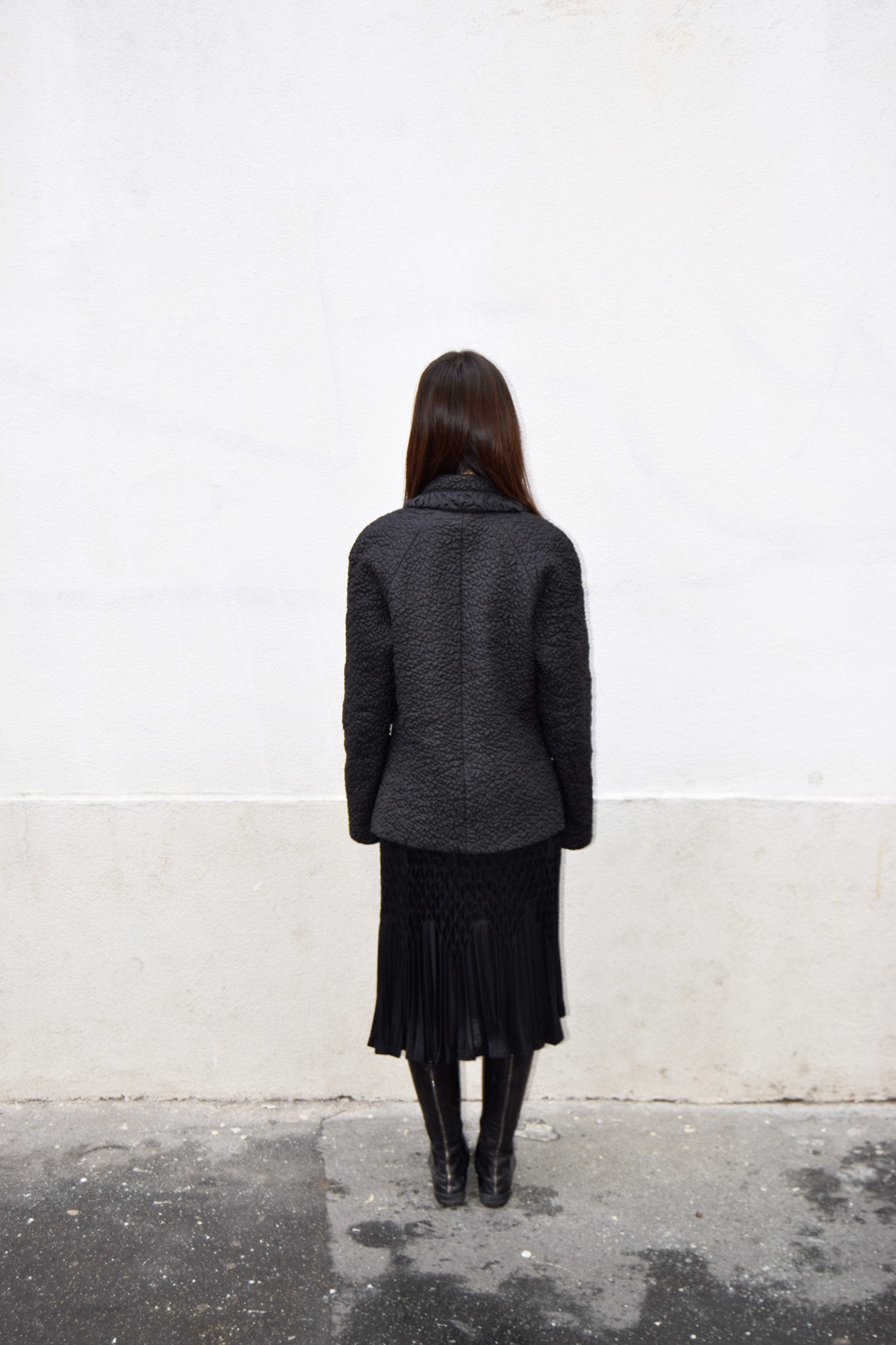 BLACK PLEATED MIDI SKIRT