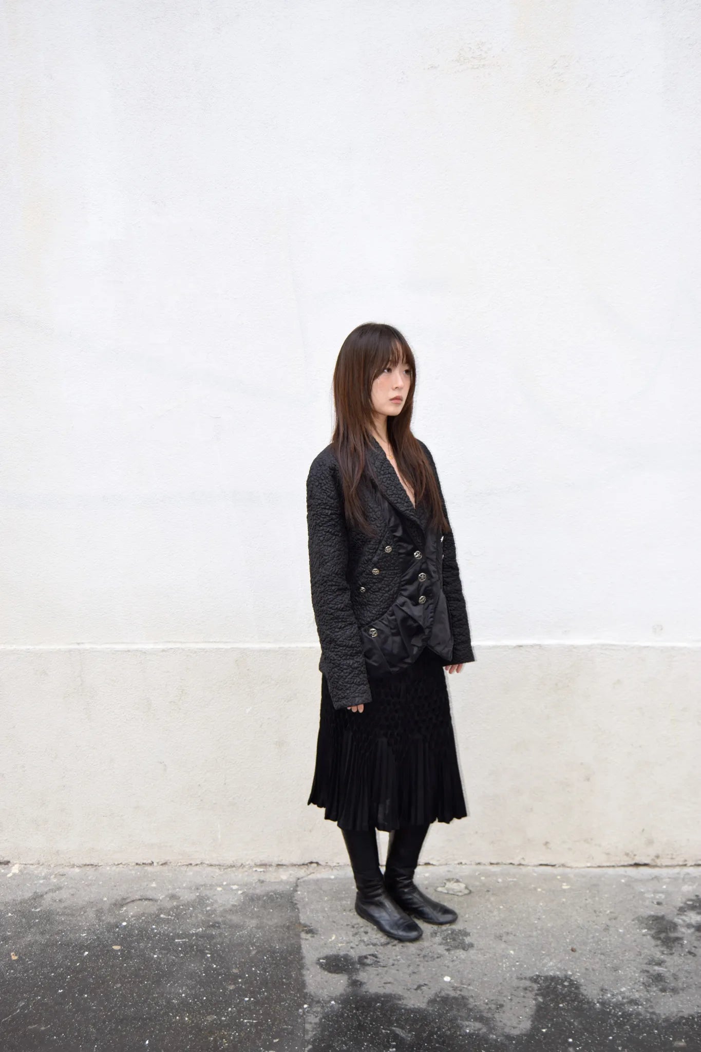 BLACK PLEATED MIDI SKIRT