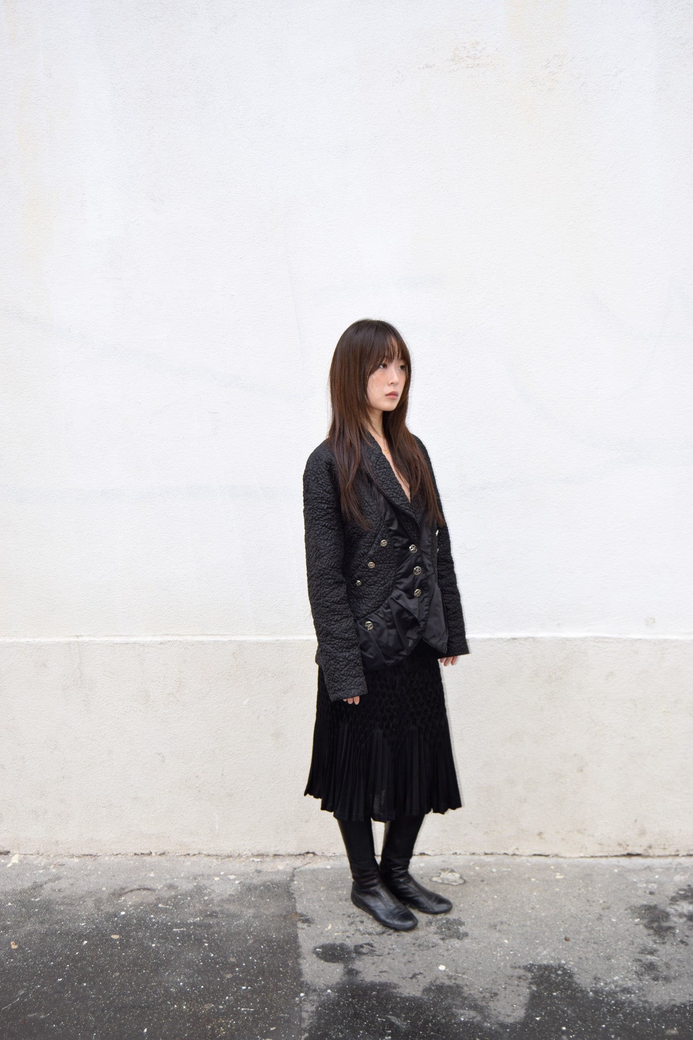 BLACK PLEATED MIDI SKIRT