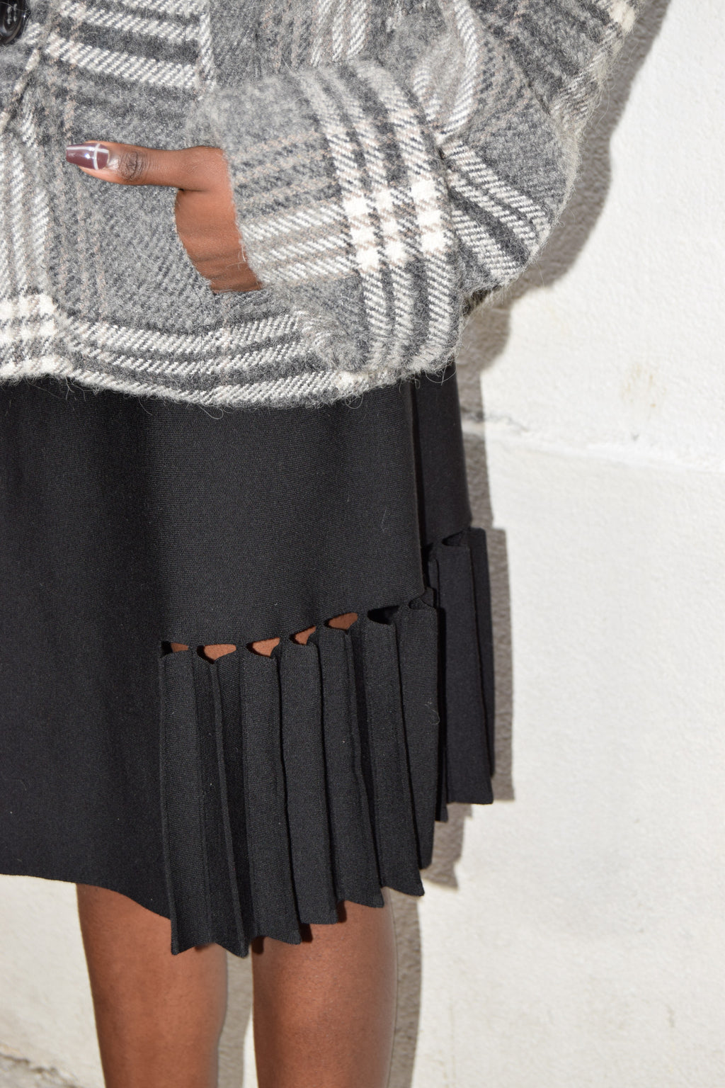 PLEATED CUT-OUT BLACK SKIRT