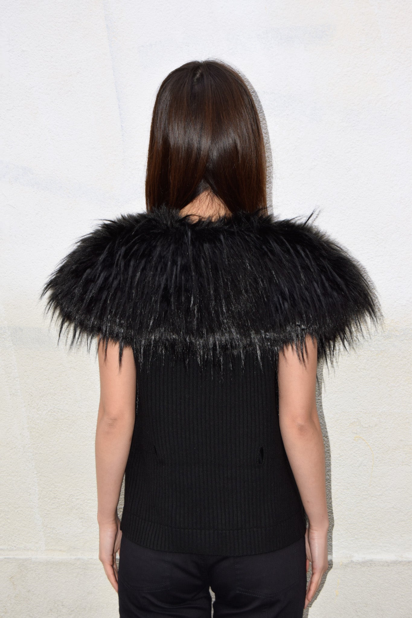 BLACK FURRY VEST