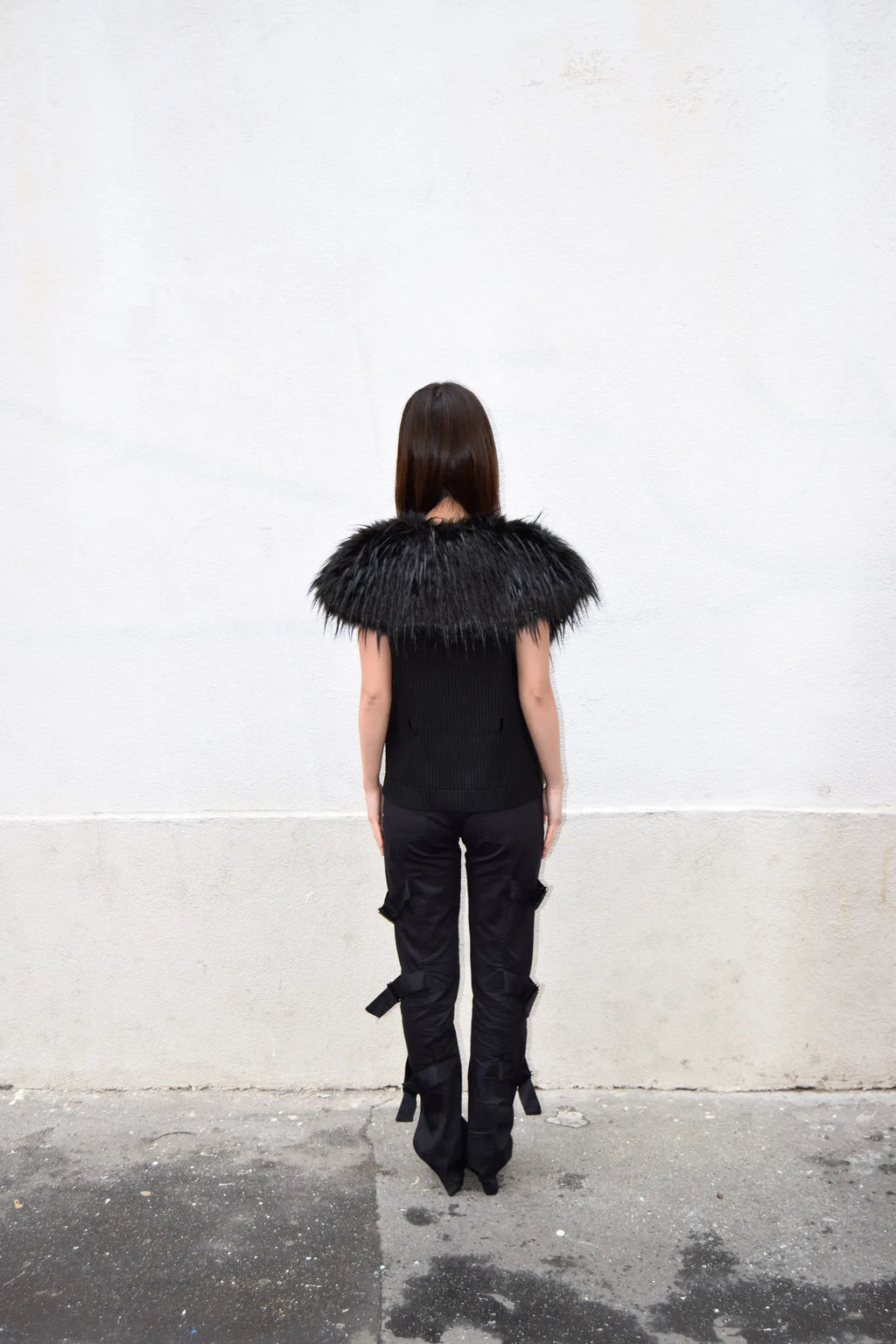 BLACK FURRY VEST