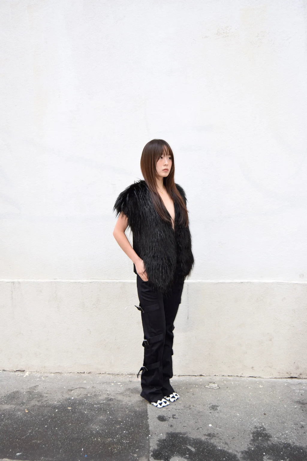 BLACK FURRY VEST