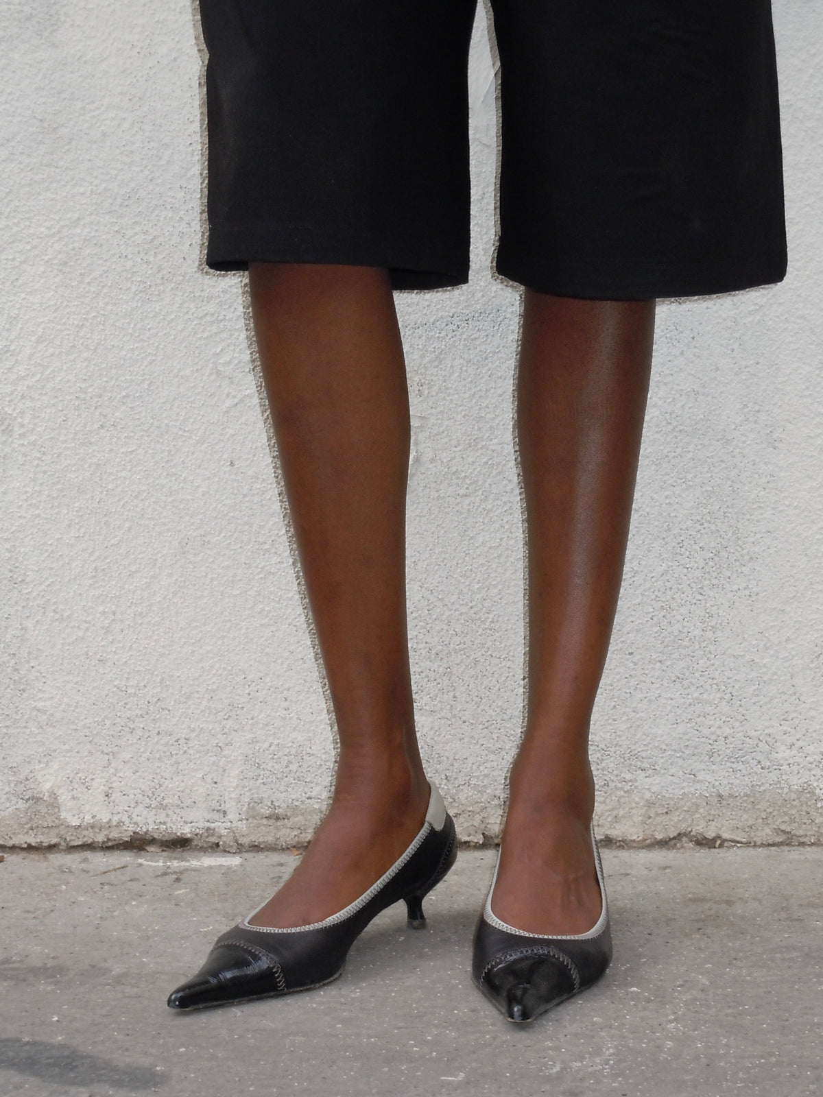 BLACK SILVER TRIM KITTEN HEELS