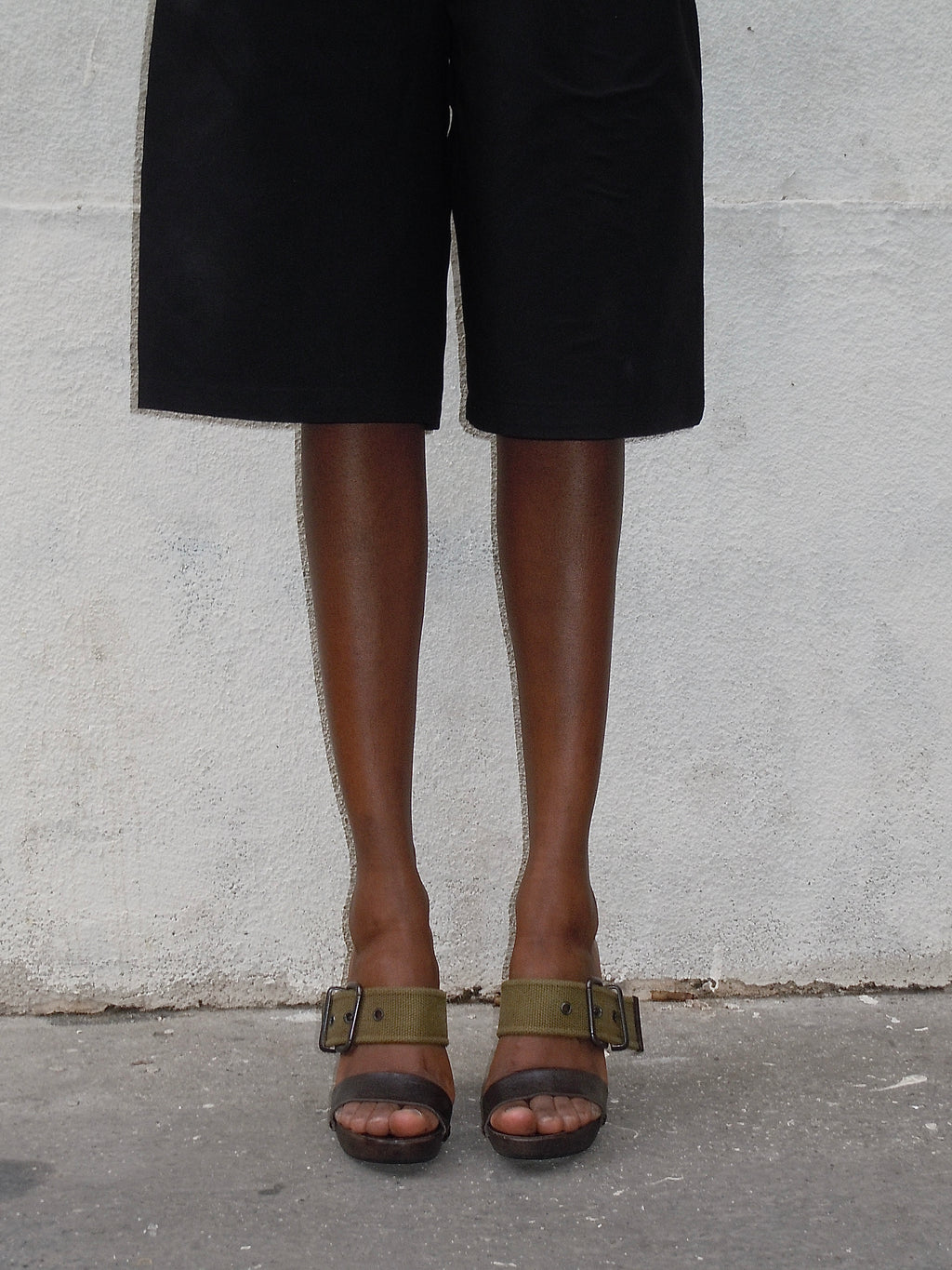 BROWN KHAKI BUCKLE SANDALS