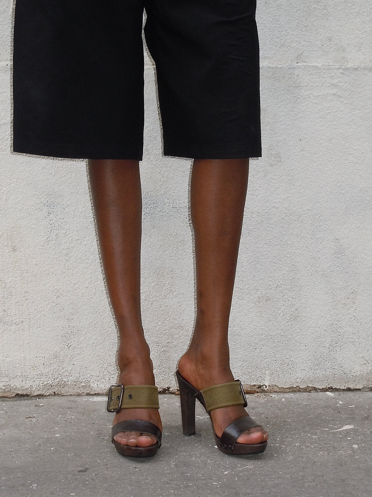 BROWN KHAKI BUCKLE SANDALS