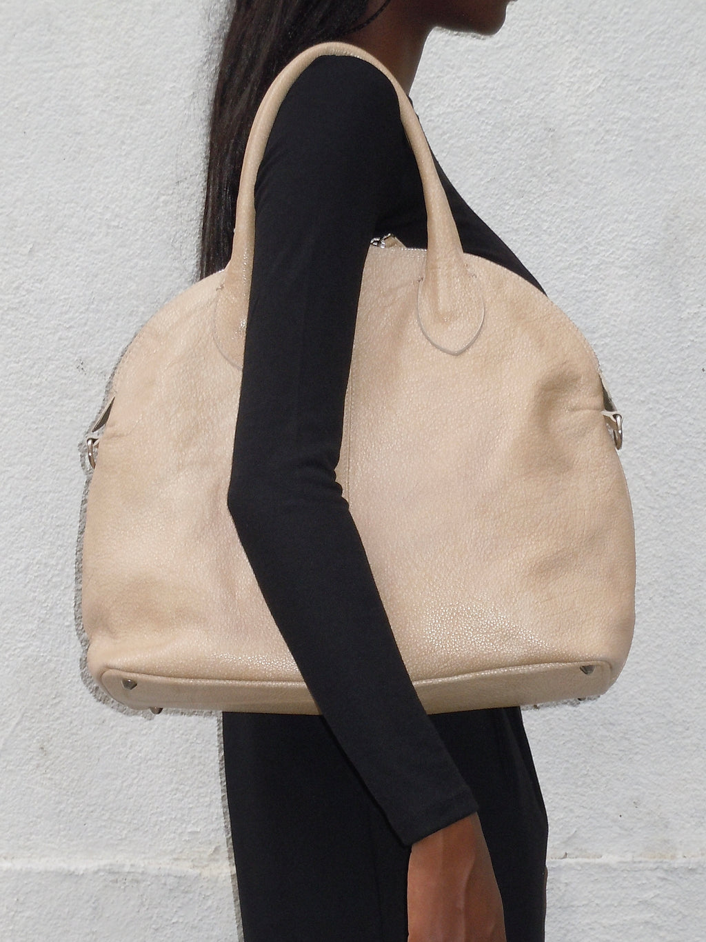 BEIGE CRACKLED EFFECT BOWLING BAG