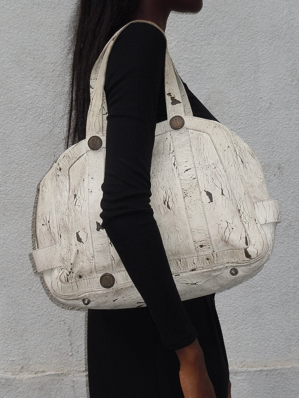 WHITE CRACKLED EFFECT BOWLING BAG