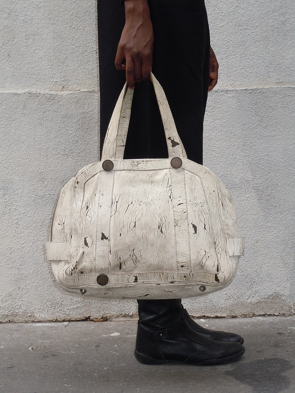 WHITE CRACKLED EFFECT BOWLING BAG
