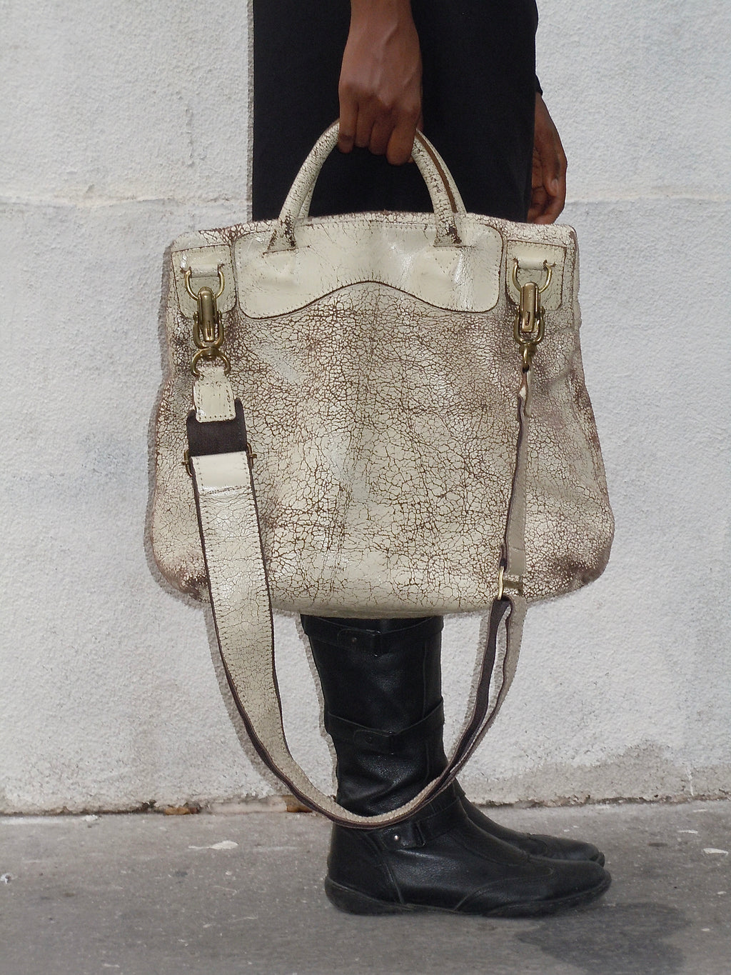 WASHED BEIGE ZIP STRAP SHOULDER LEATHER BAG