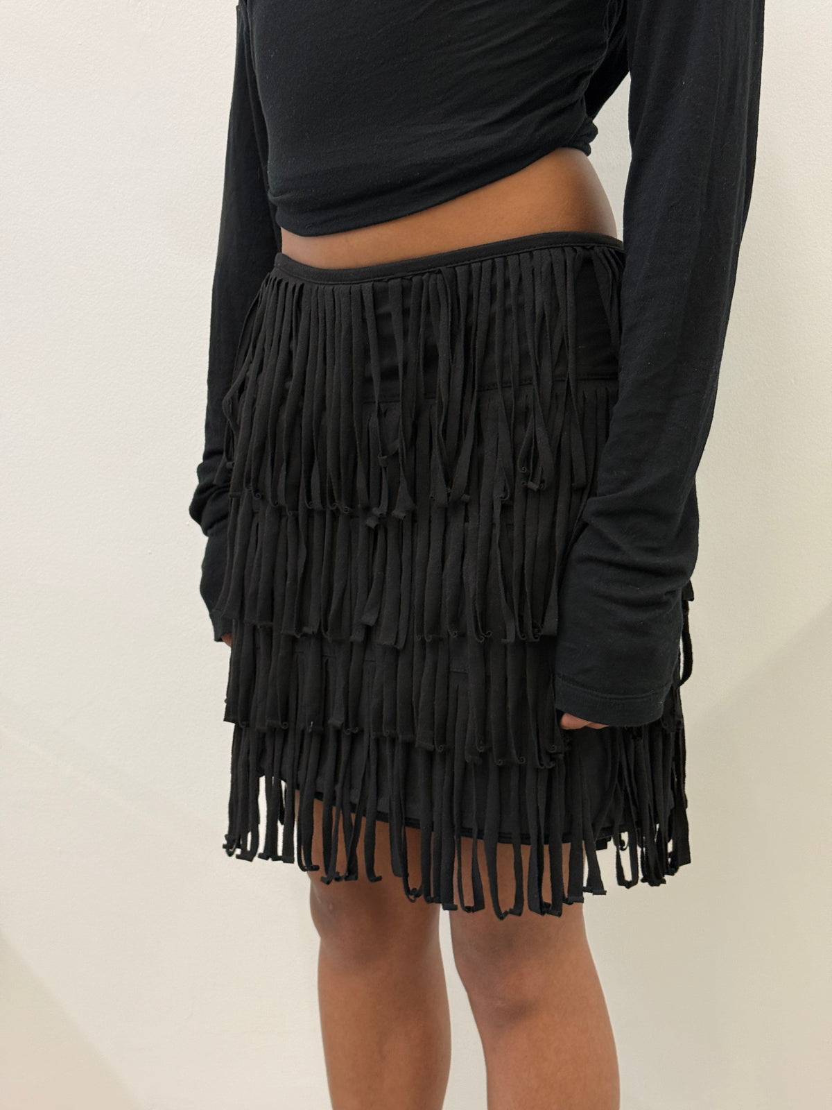 BLACK LAYERED FRINGED SKIRT