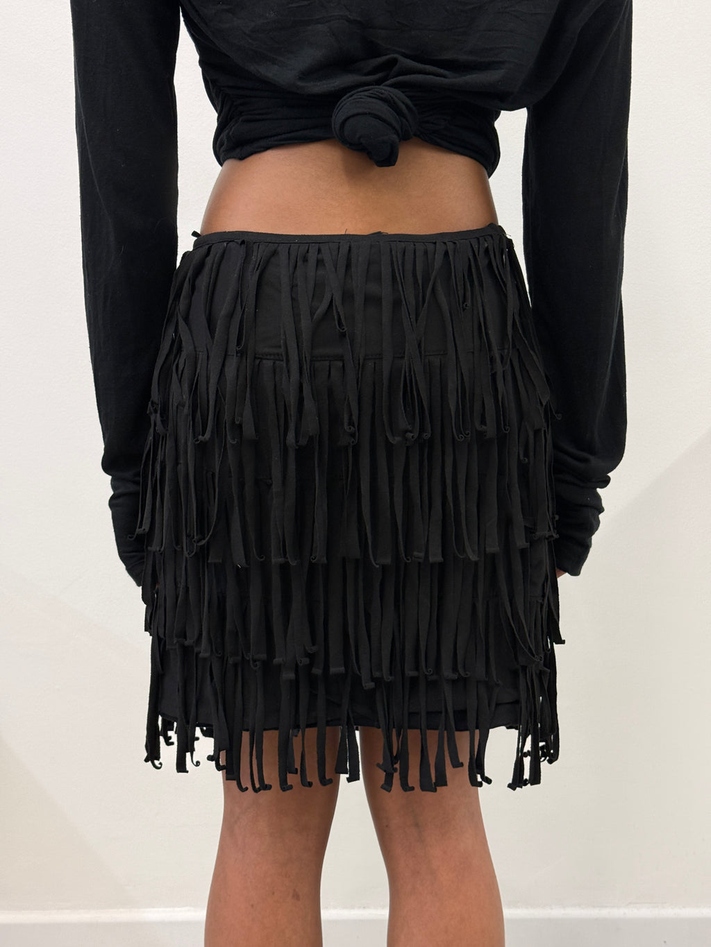 BLACK LAYERED FRINGED SKIRT