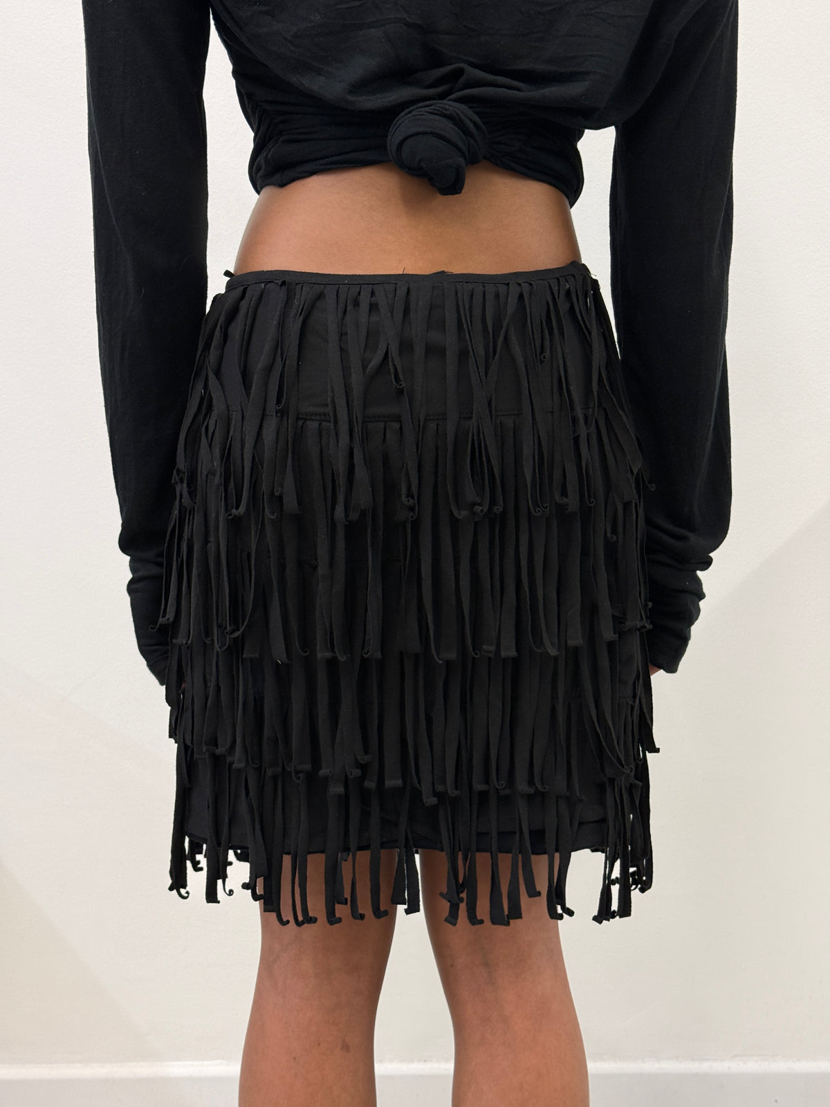BLACK LAYERED FRINGED SKIRT