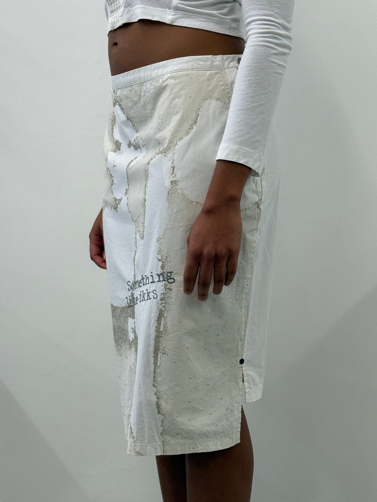 WHITE SILHOUETTE PRINTED MIDI SKIRT