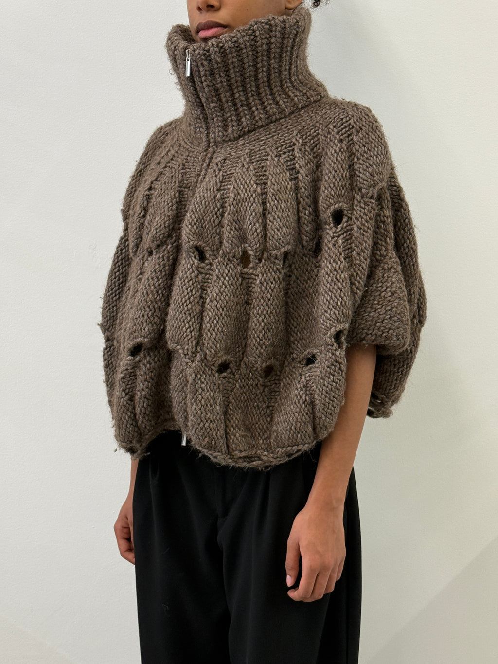 BROWN CHUNKY-KNIT CUTOUT BALLON JACKET