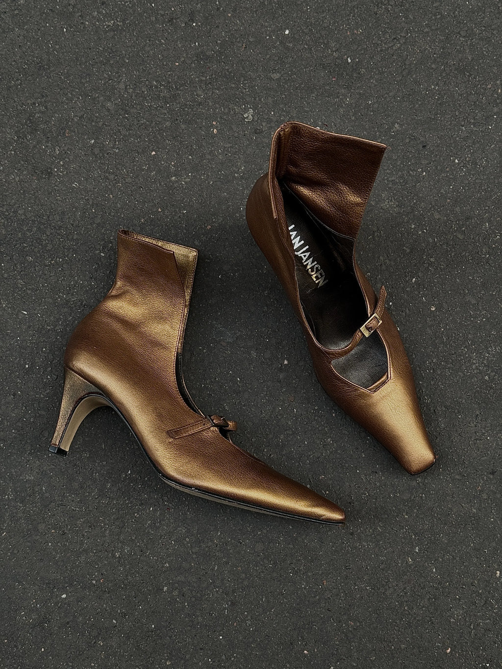 BRONZE POINTED-HEEL SHOES