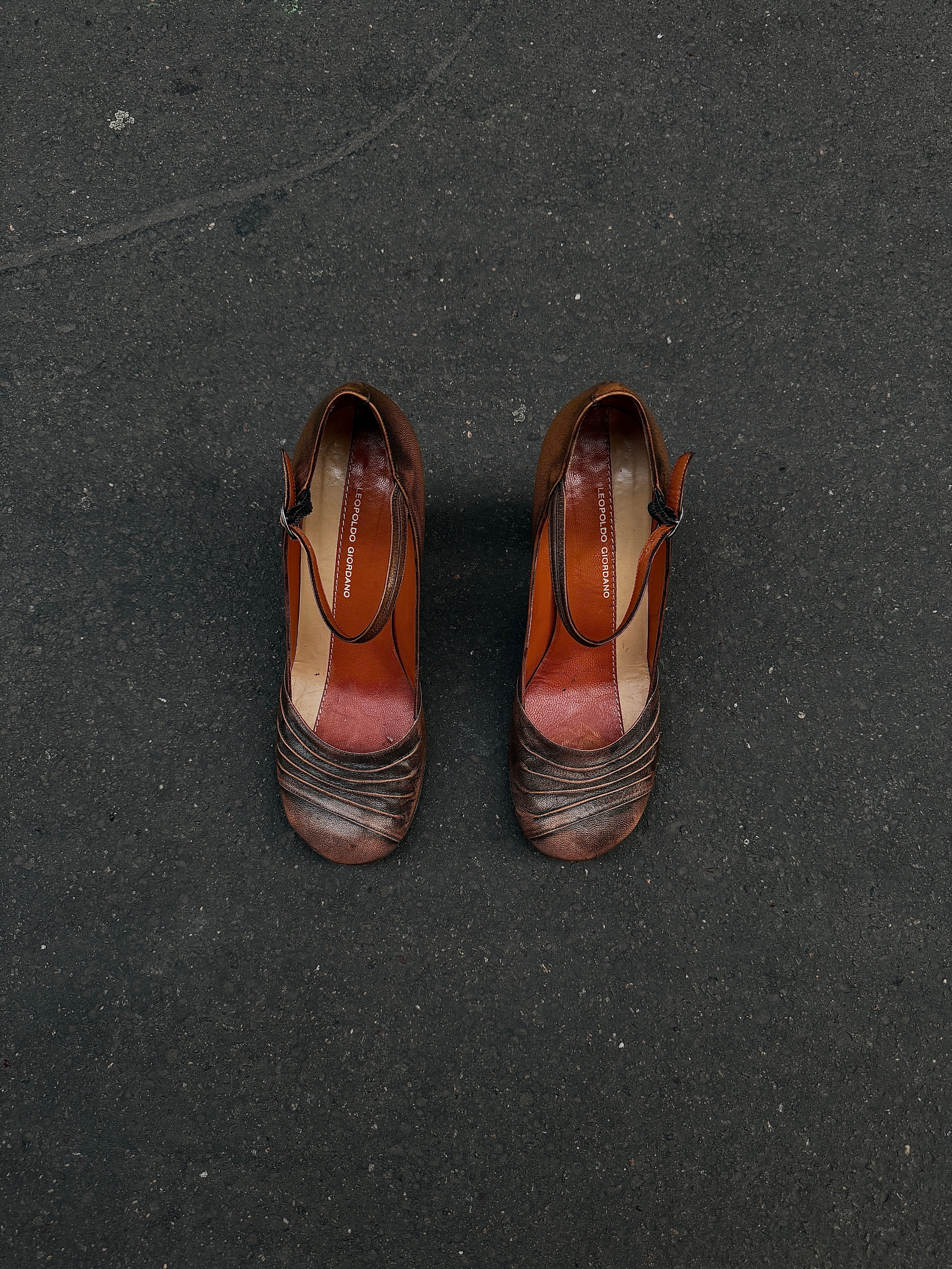 ORANGE BROWN ANKLE-STRAP HEELS