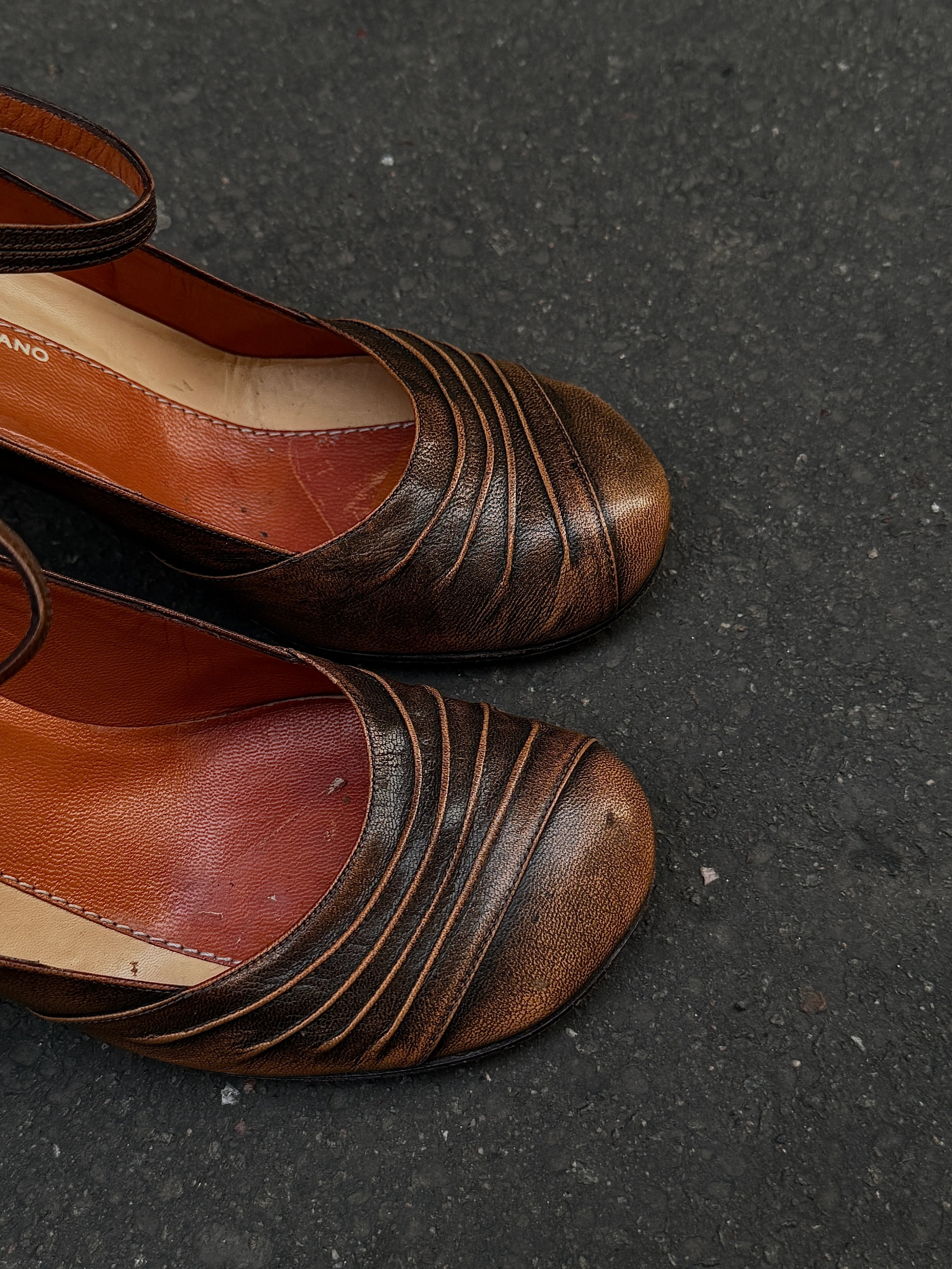 ORANGE BROWN ANKLE-STRAP HEELS