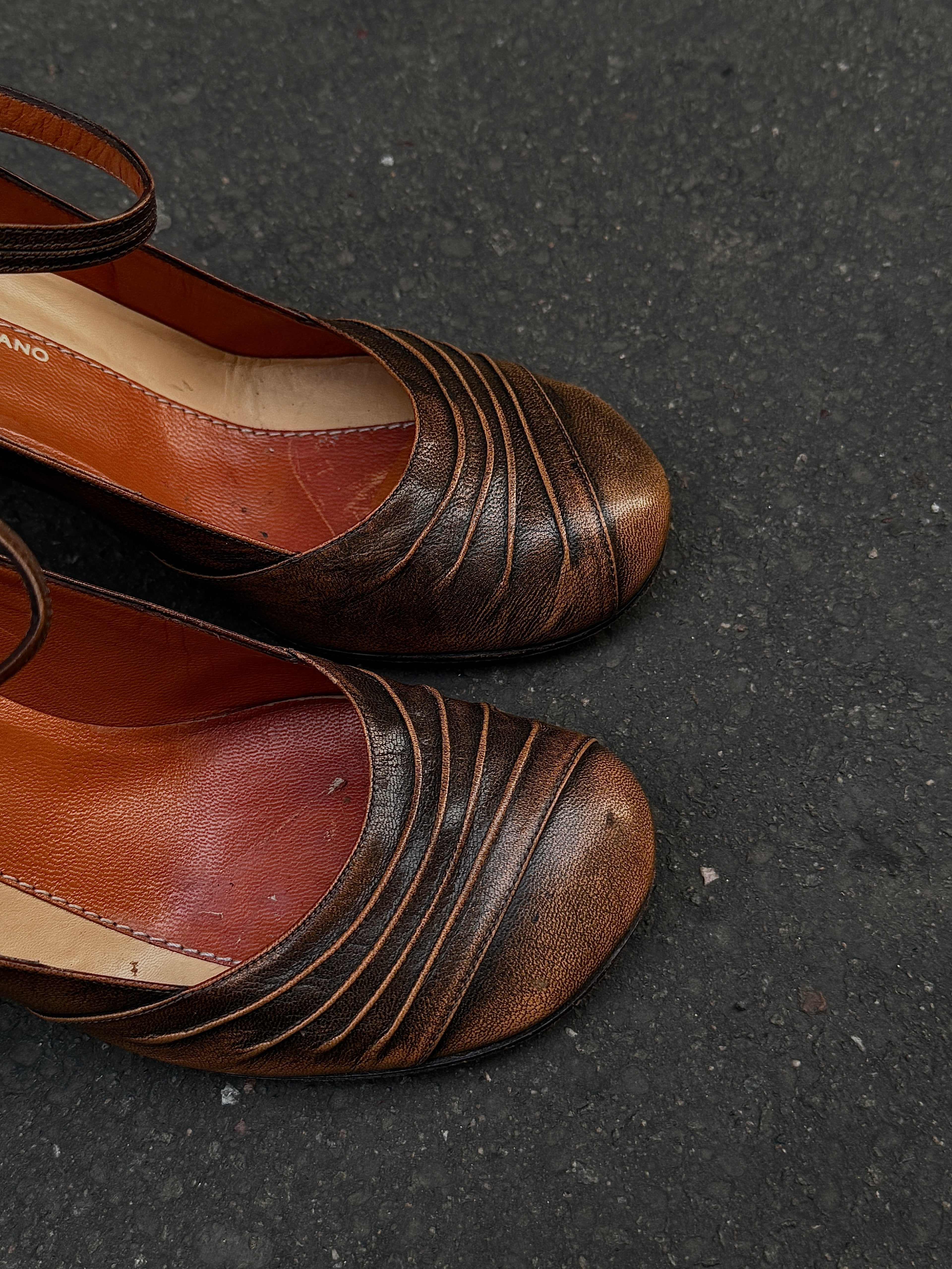 ORANGE BROWN ANKLE-STRAP HEELS