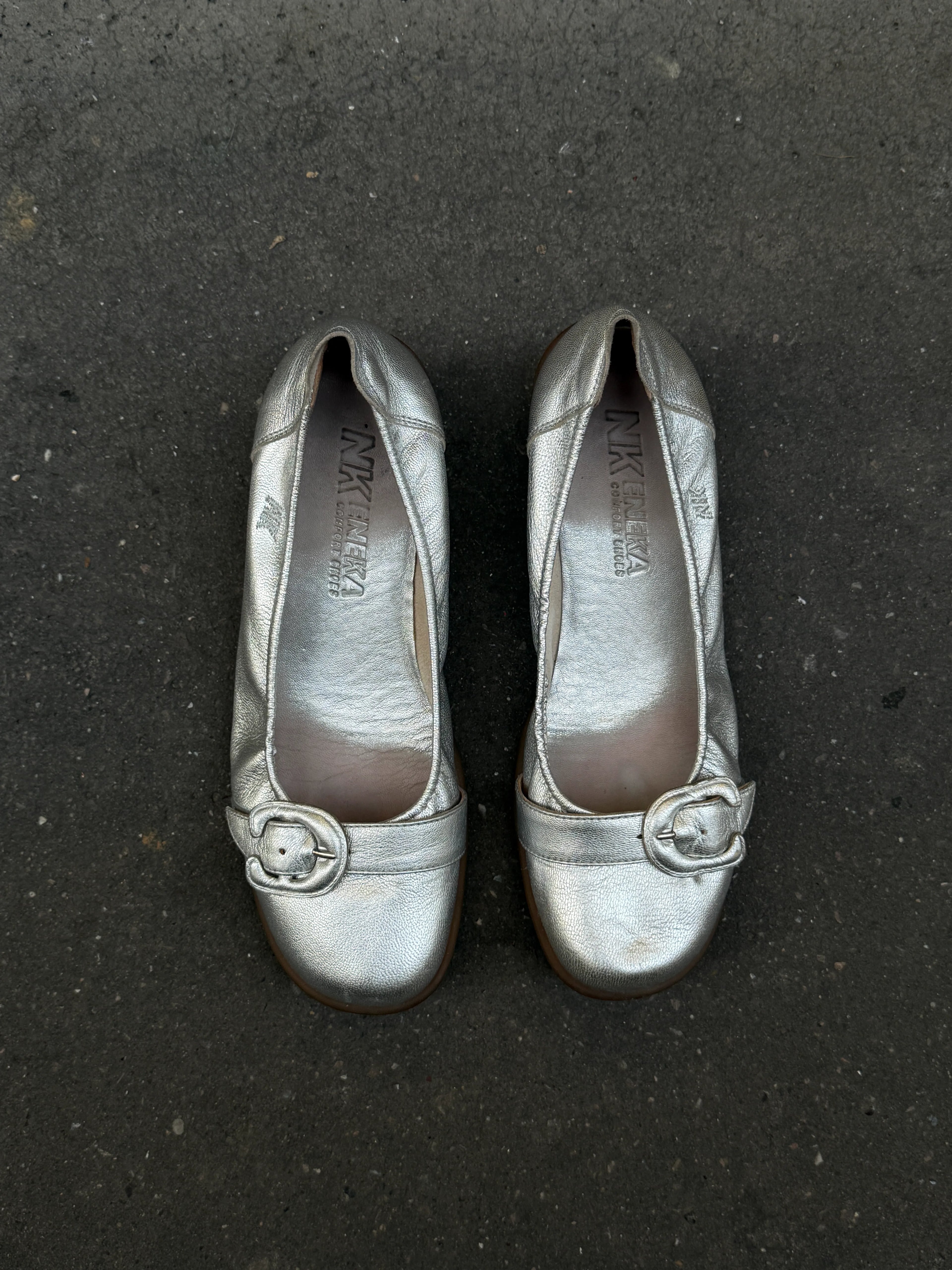 SILVER BUCKLE BALLET FLATS