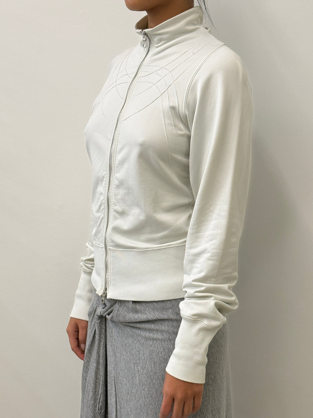 WHITE ZIP CARDIGAN