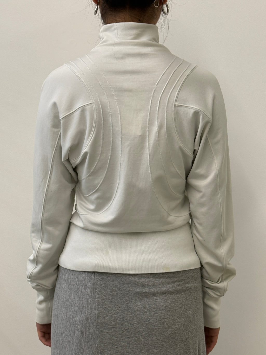 WHITE ZIP CARDIGAN