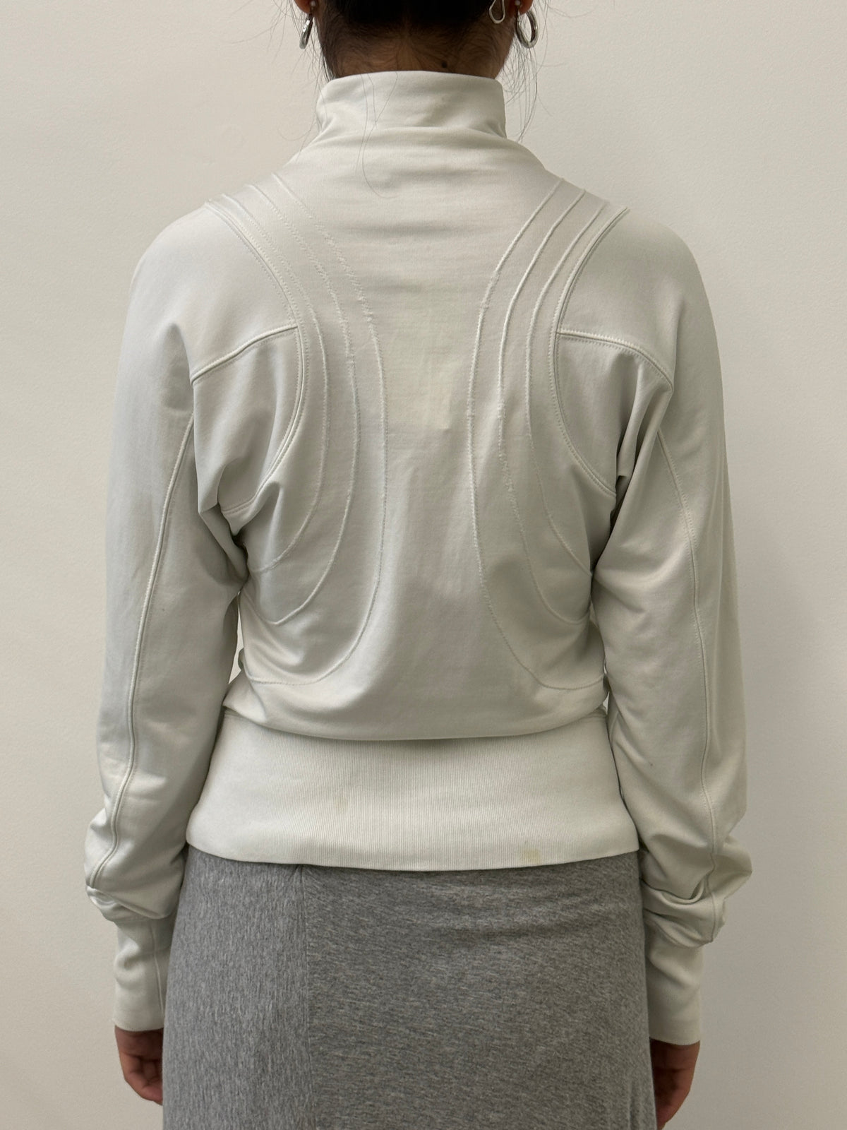 WHITE ZIP CARDIGAN
