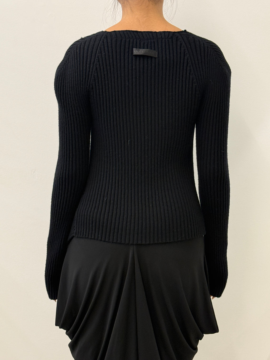 BLACK WOOL ASYMMETRICAL FASTENING CARDIGAN