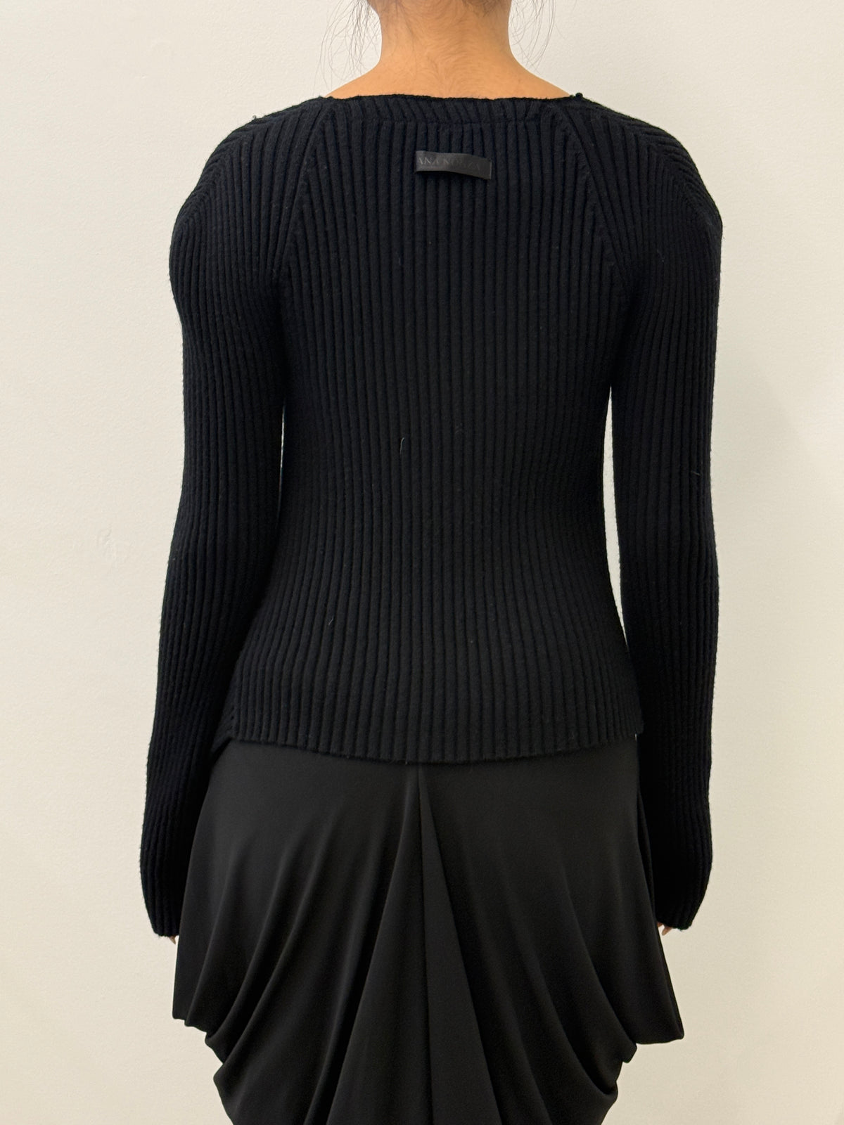 BLACK WOOL ASYMMETRICAL FASTENING CARDIGAN