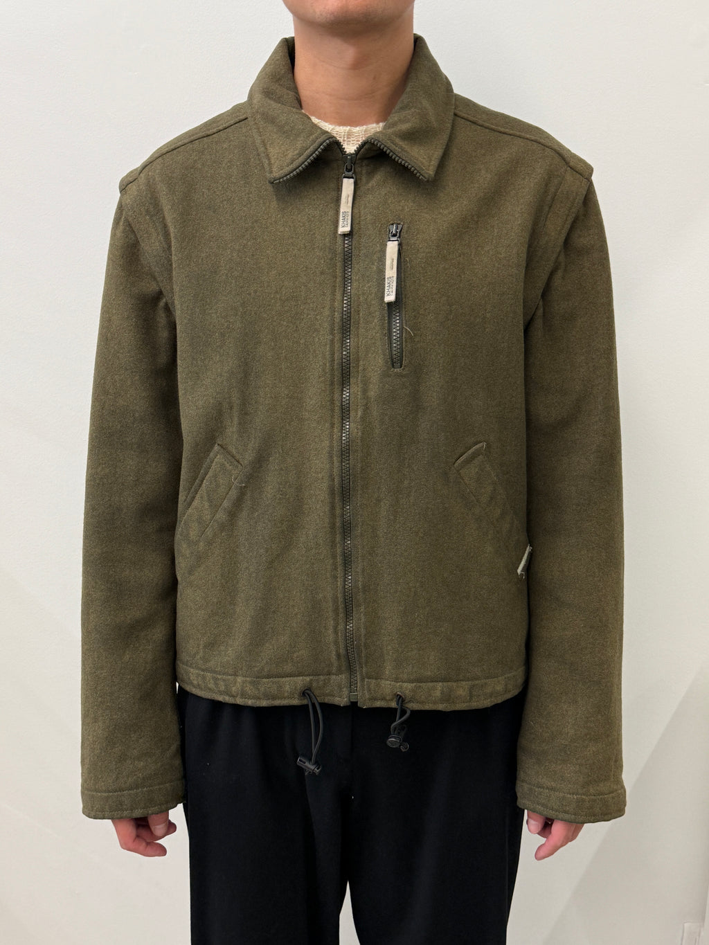 DETACHABLE SLEEVE JACKET