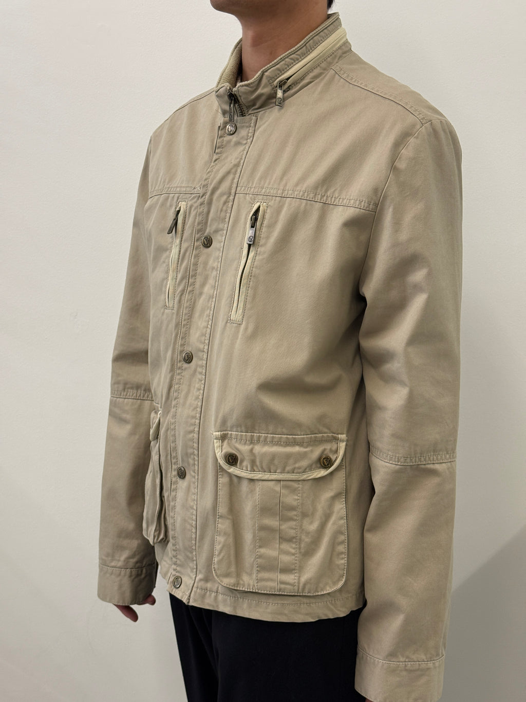BEIGE MULTI-POCKETS ZIPPER JACKET