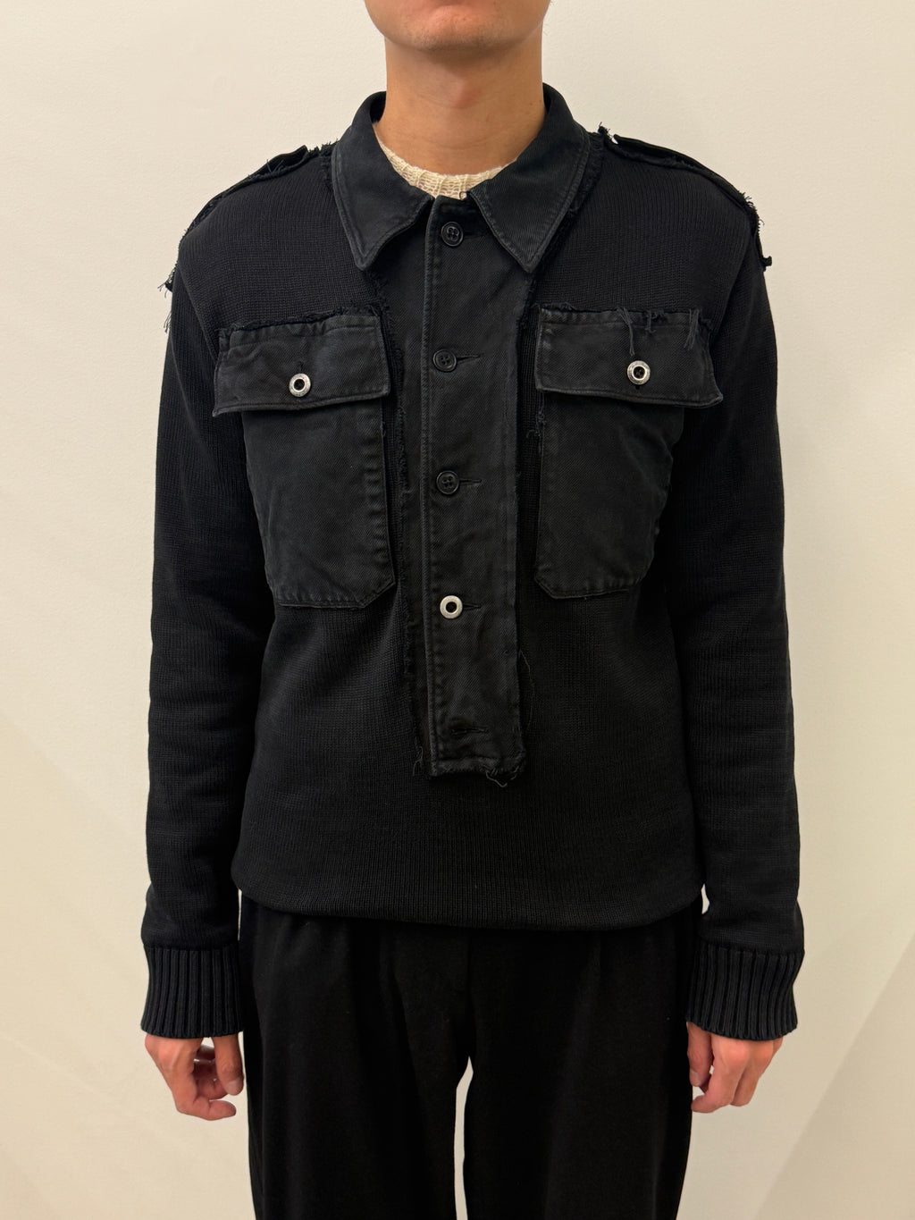BLACK KNITTED BUTTONS HEAVY POLO