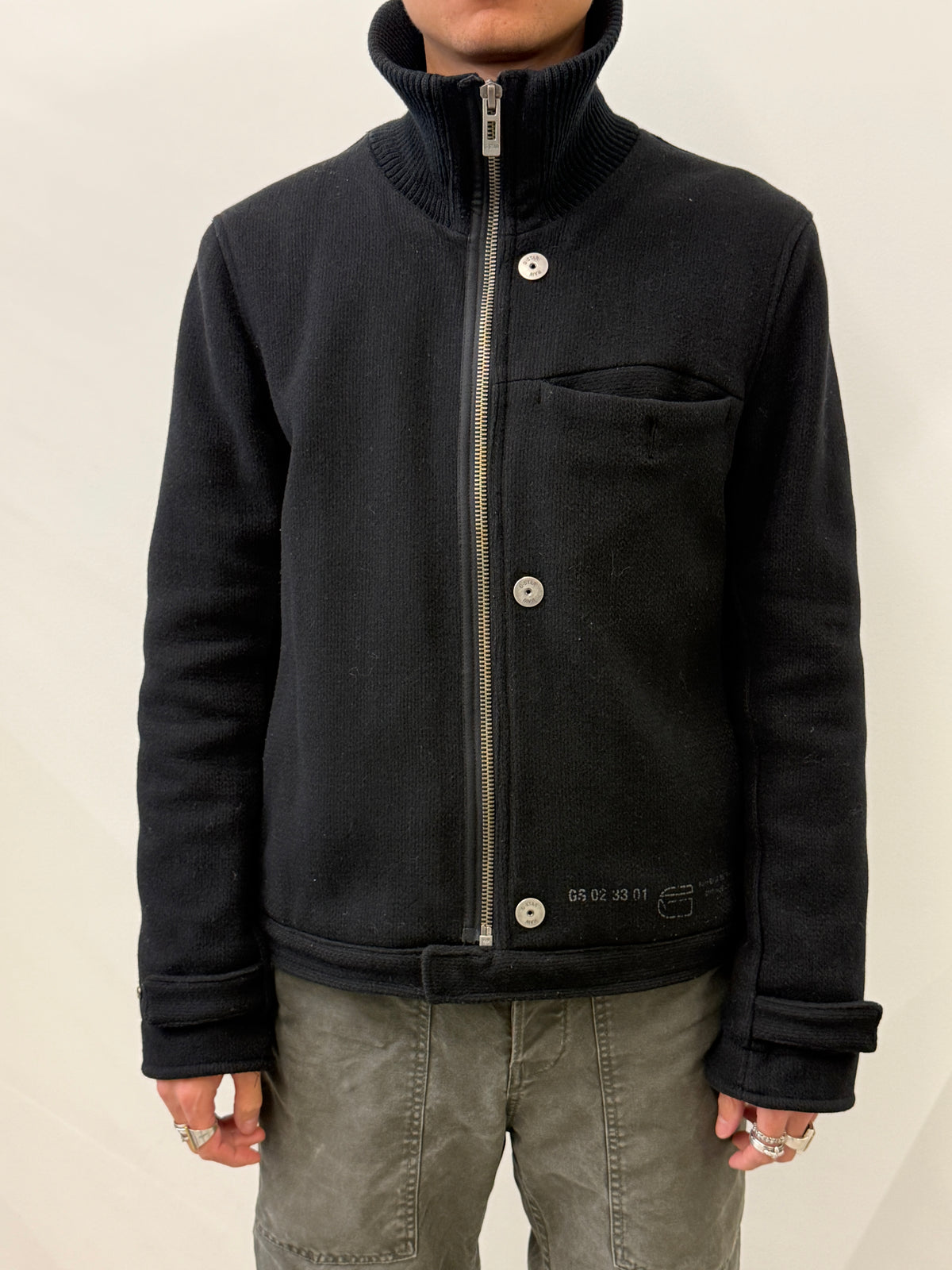BLACK HIGH-COLLAR WOOL ZIP JACKET