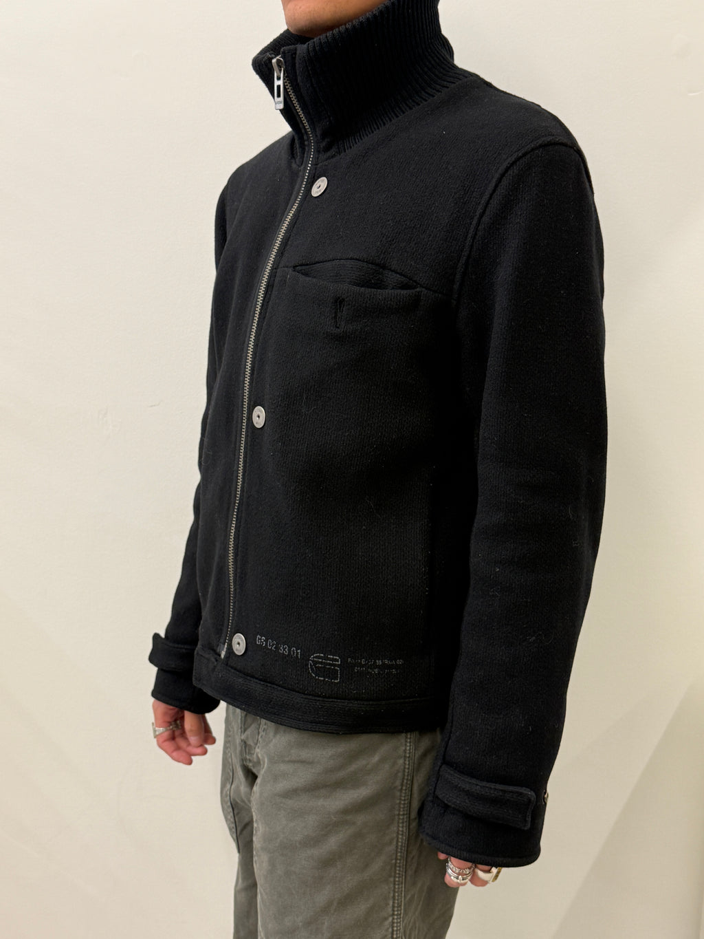 BLACK HIGH-COLLAR WOOL ZIP JACKET