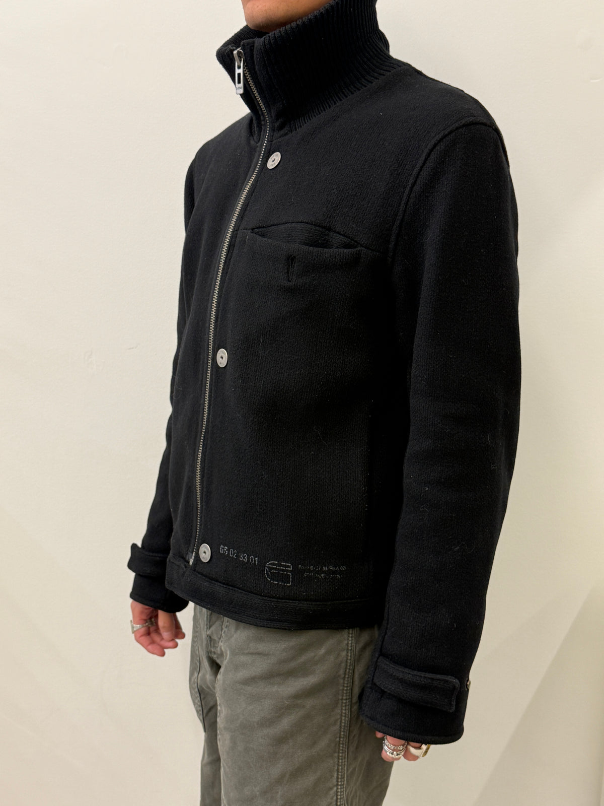 BLACK HIGH-COLLAR WOOL ZIP JACKET
