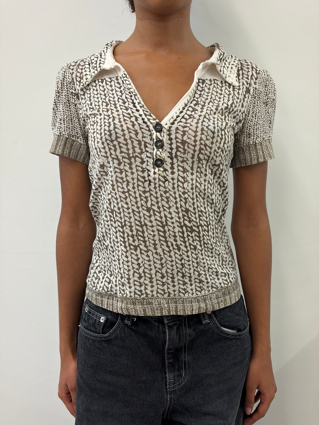 WHITE & BROWN PRINTED BRAIDED V-NECK TOP