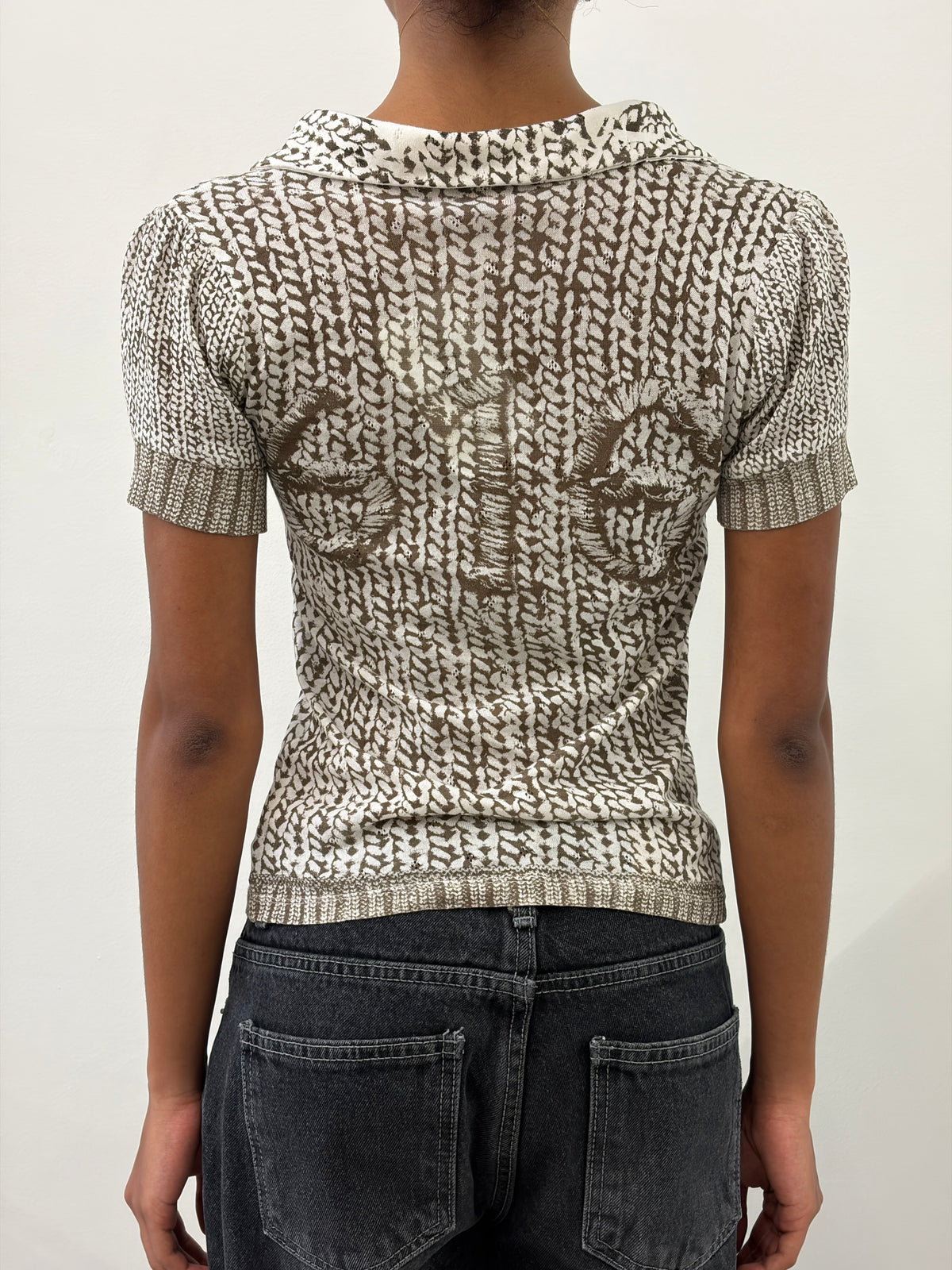 WHITE & BROWN PRINTED BRAIDED V-NECK TOP