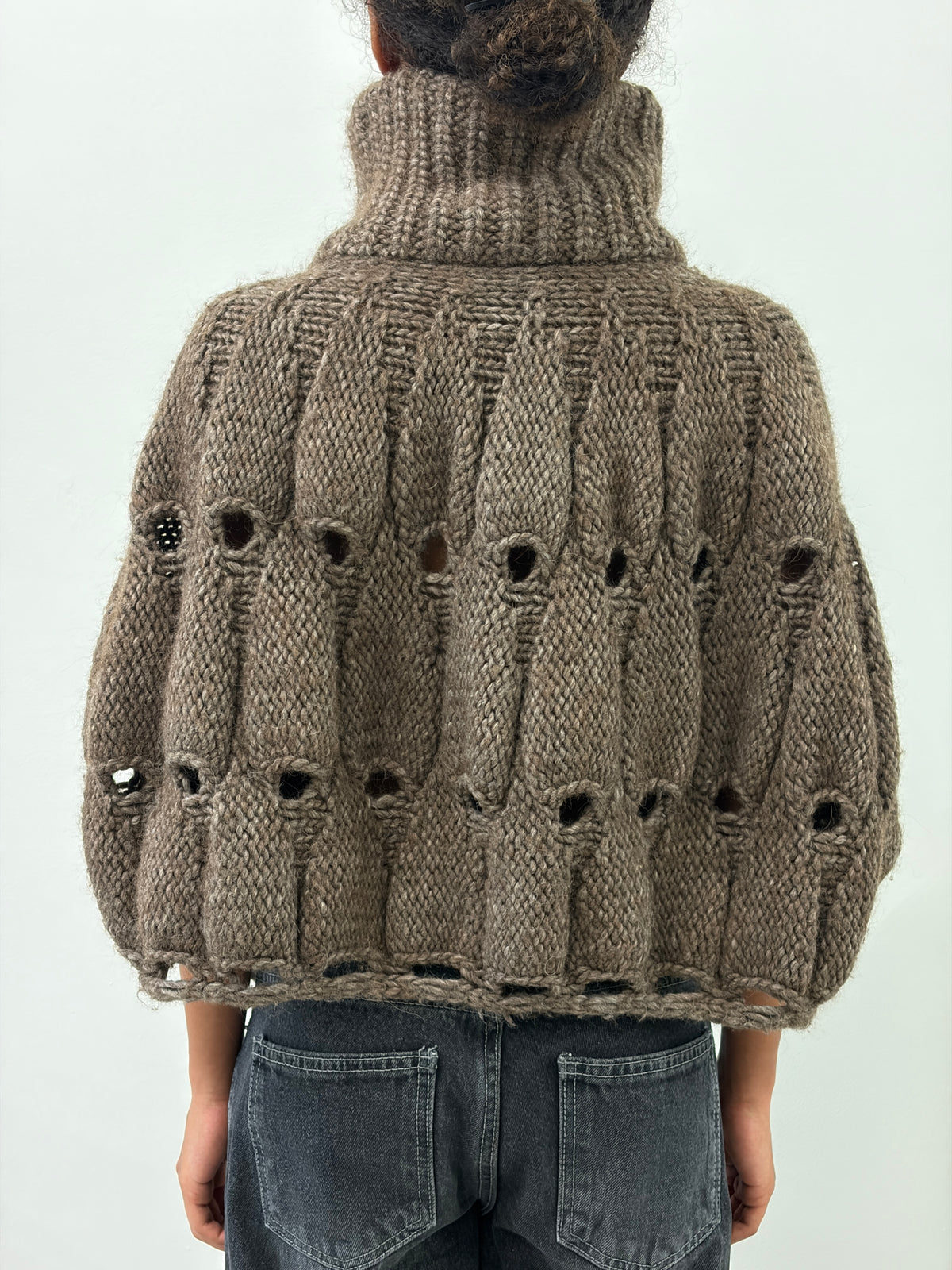 BROWN CHUNKY-KNIT CUTOUT BALLON JACKET