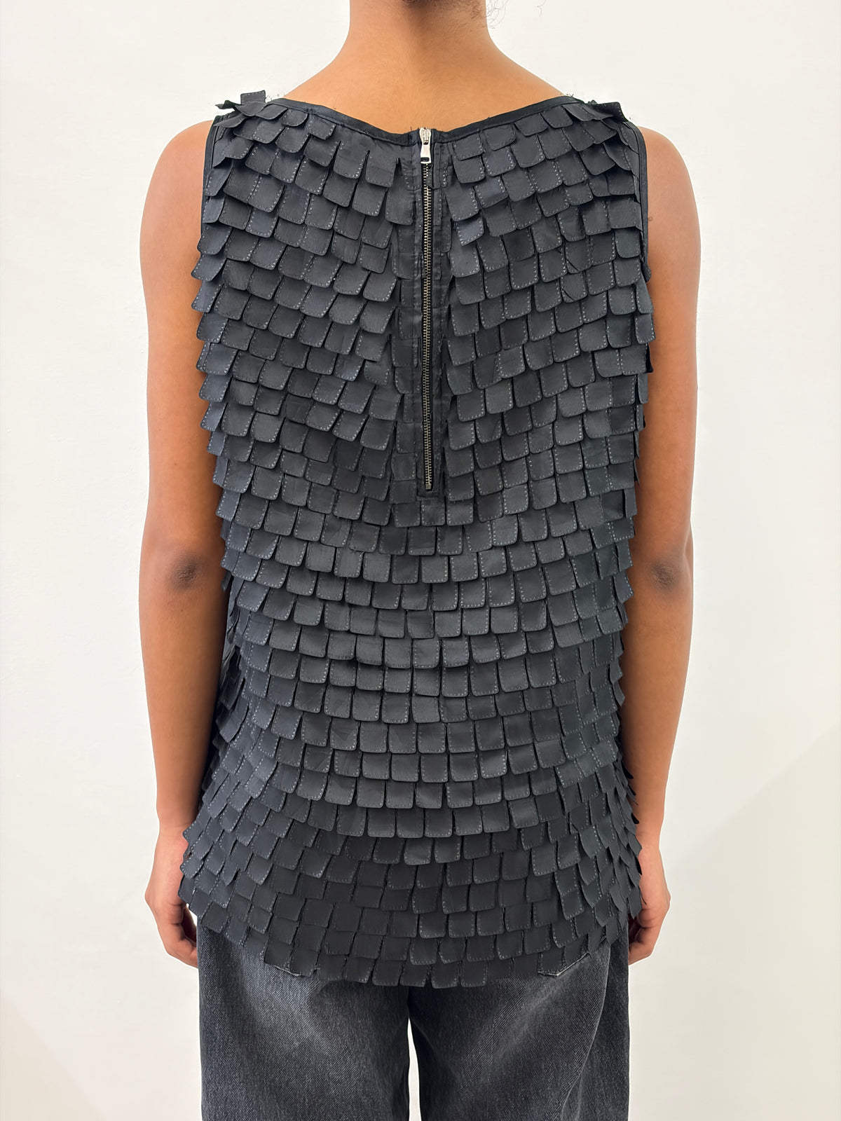 BLACK FRINGED SLEEVELESS TOP