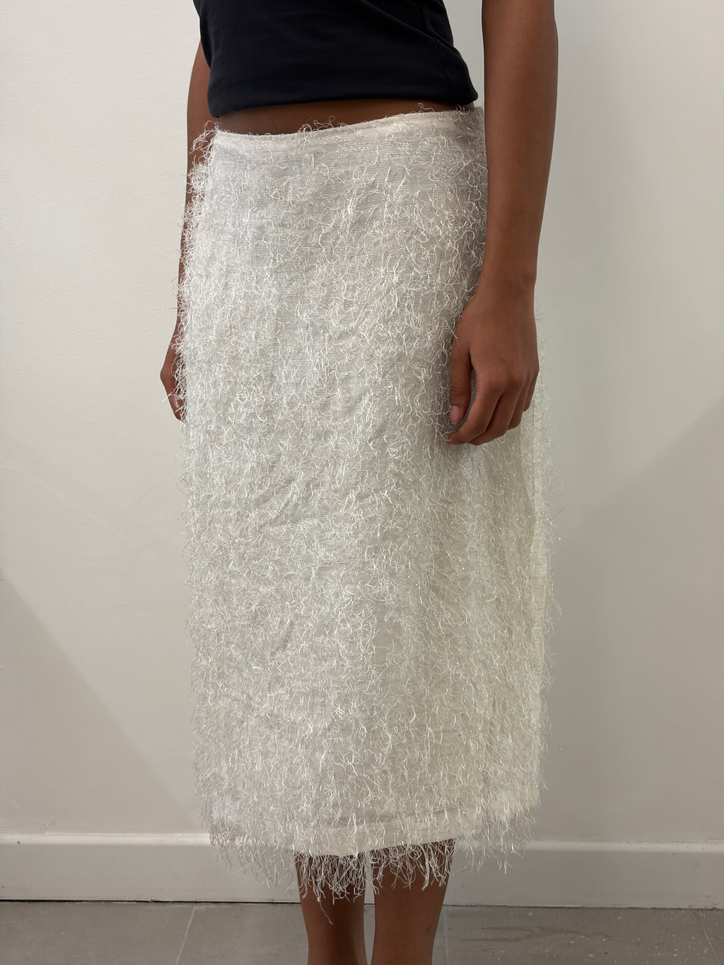 WHITE FRINGE TEXTURED MIDI SKIRT