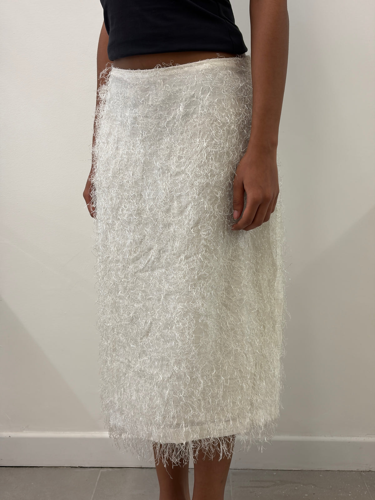 WHITE FRINGE TEXTURED MIDI SKIRT